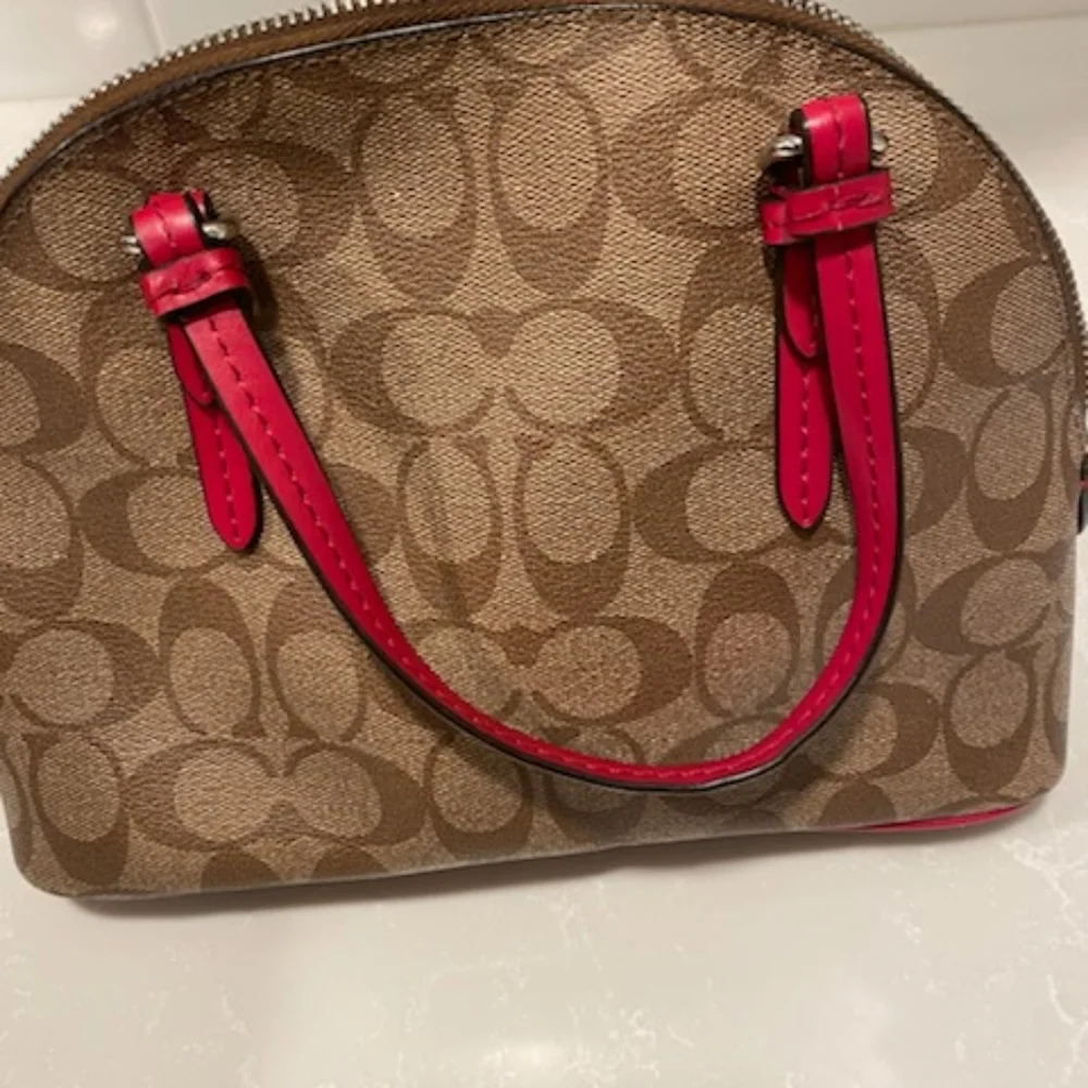 Coach selling super